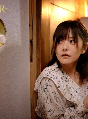 僕の住むアパートの隣室の美人妻は欲求不満だった。夫婦喧嘩で空いた直径10cmの壁穴越しに立ちバックで膣奥を突きまくった密かな不倫関係5日間。 青空ひかり【1start00353】