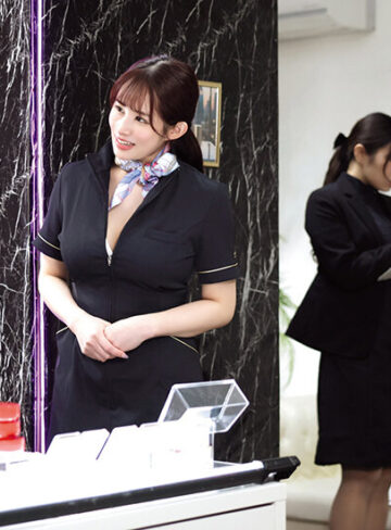 妻の付き添いで立ち寄った化粧品フロアの美容部員が肉厚ぽってり唇にソソる目つきの顔面性器で一生一度の浮気チャンス 妻の目を盗んでは交わす濃厚接吻と吸い犯しキスマーキングにもう戻れず合体ベロキスフルパコ中出し不倫 二羽紗愛【dvaj00705】