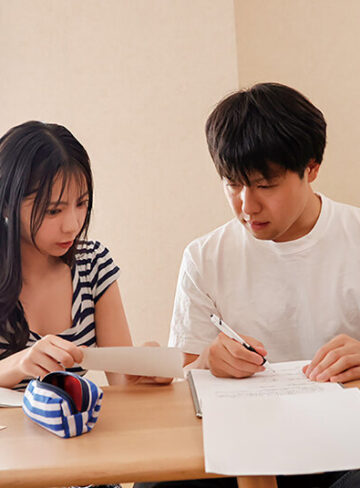 巨乳人妻が巨根の童貞青年を筆おろし！夫に内緒で密会し繰り返し不貞を繰り返してナマ中出し 吉澤友貴【ngod00315】